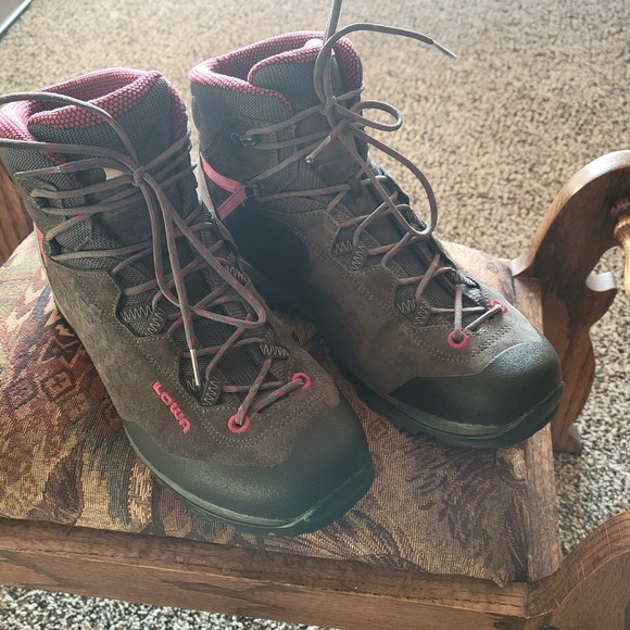 Lowa boots - Picture 2 of 8